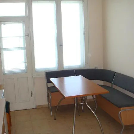 Evi 1 Pomorie